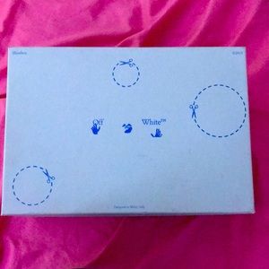 Off white c/o virgil Abloh